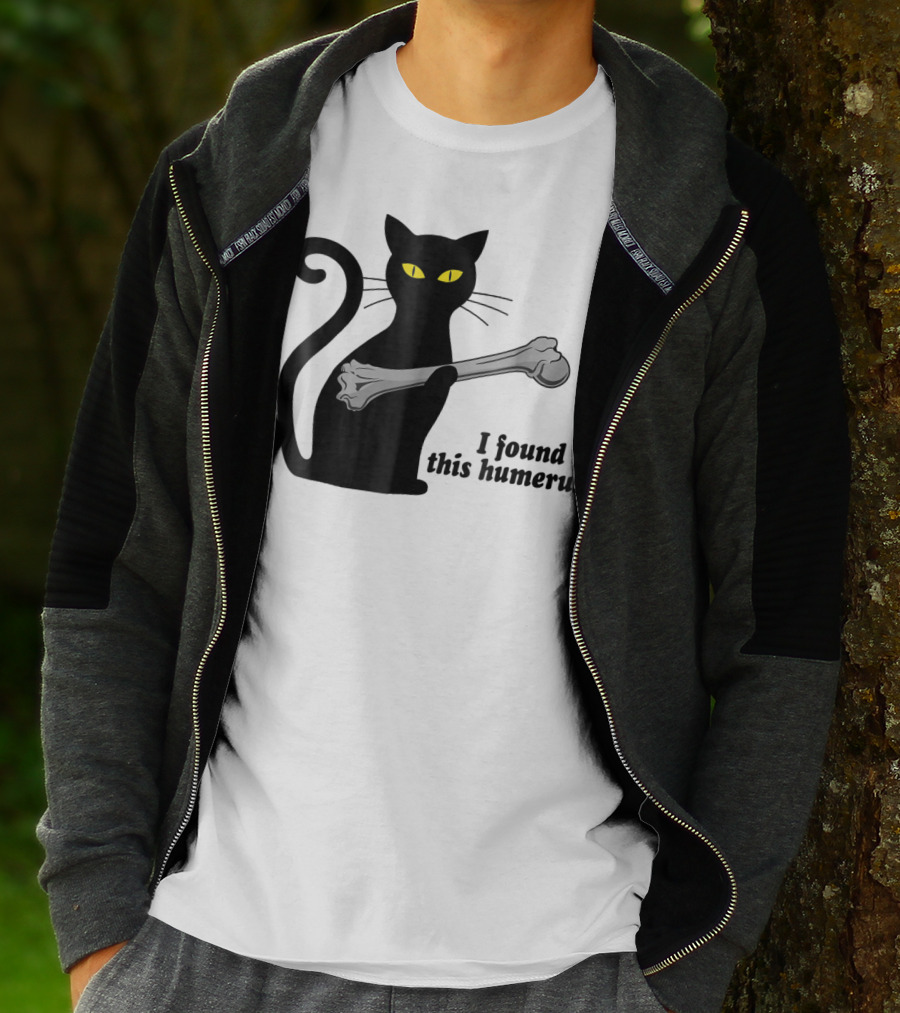 I Found This Humerus Funny Black Cat Mom Humourous Yellow Eyes Skeleton Bone T-Shirt