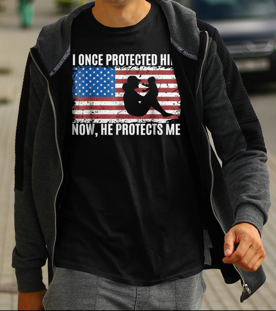 I Once Protected Him Now He Protects Me Proud Military MOM Patriotic American Flag T-Shirt