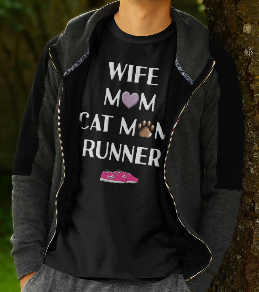 Wife Mom Cat Mom Runner Pink Shoes Heart Paw T-Shirt