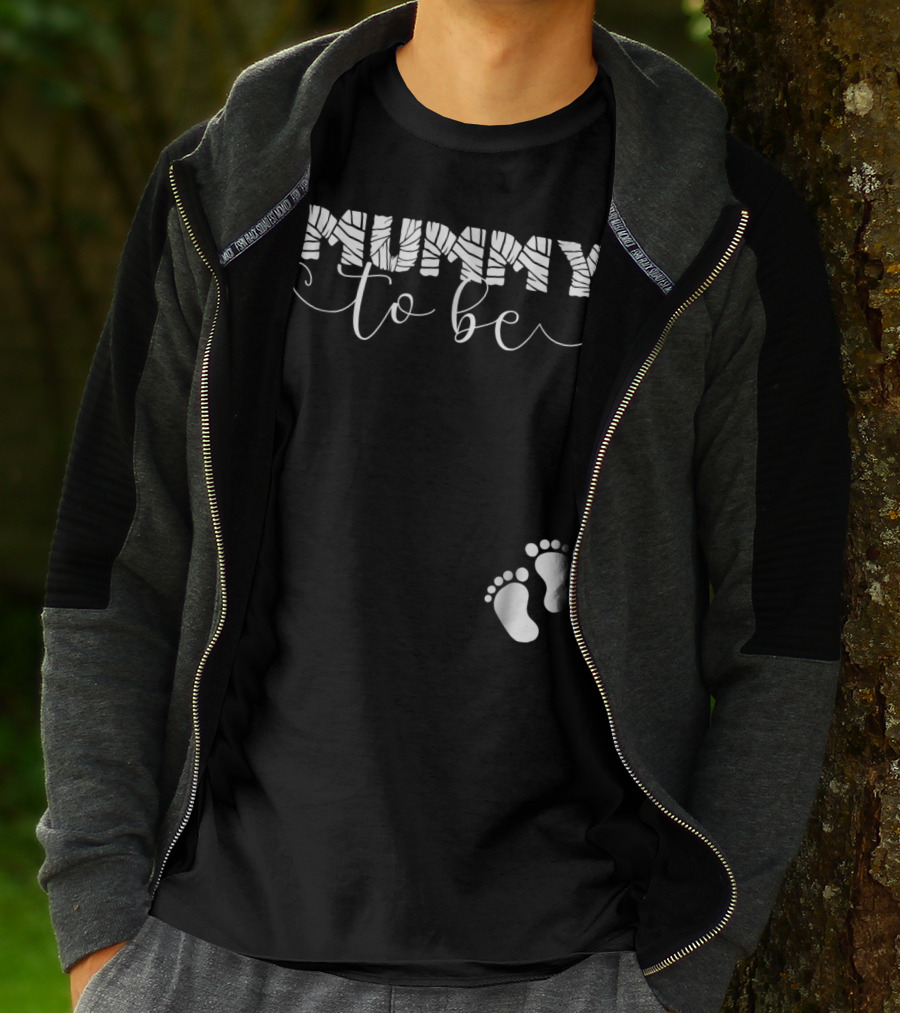 Mummy To Be Halloween Pregnancy Baby Footprints T-Shirt