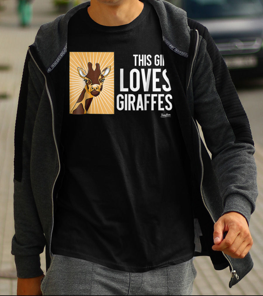 This Girl Loves Giraffes Funny Giraffe Lover TeeHut T-Shirt