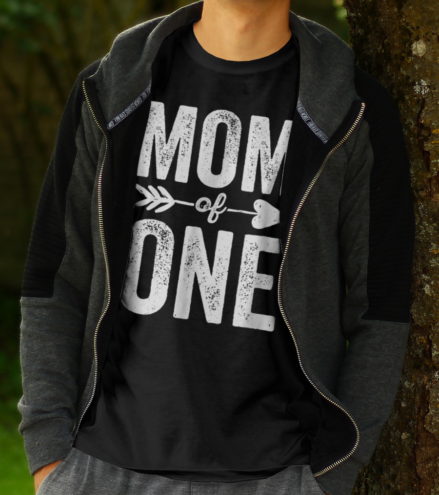 Mom Of One Arrow Heart Design Thank You Raising One Kid47 T-Shirt