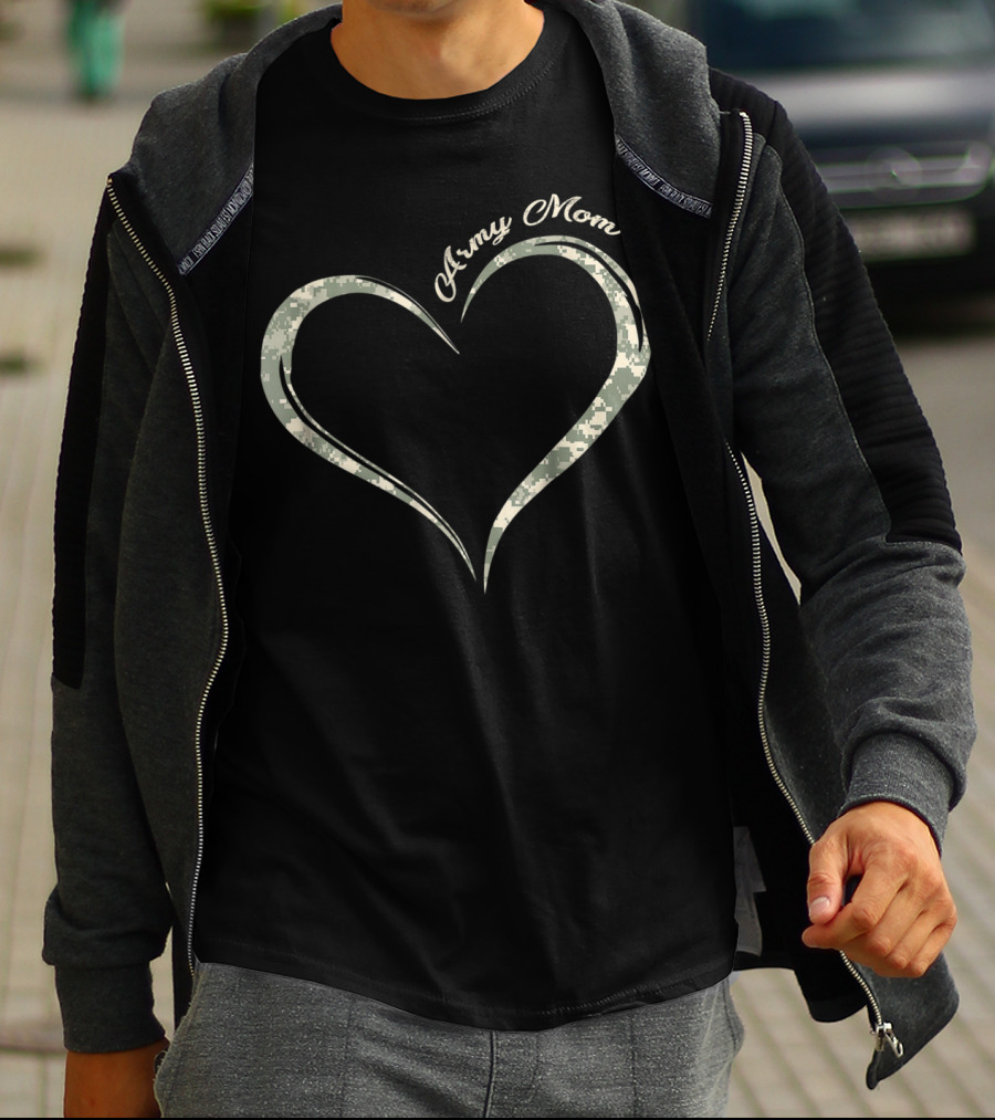 Army Mom Camo Heart T-Shirt