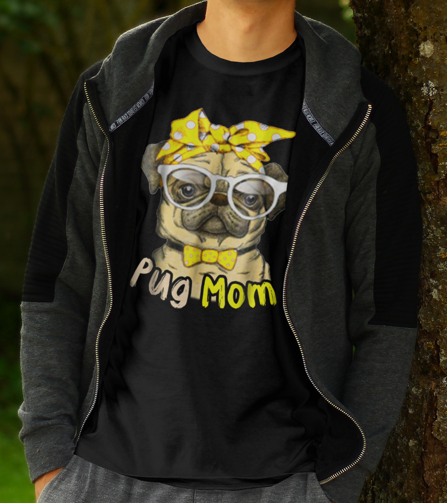 Pug Mom With Yellow Polka Dot Bow And Glasses For Dog Lovers T-Shirt