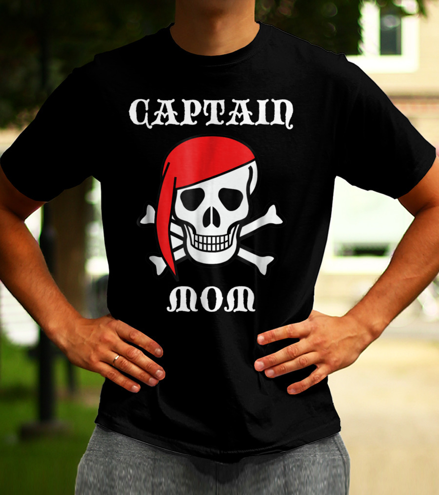 Captain Mom Skull Crossbones Red Bandana T-Shirt