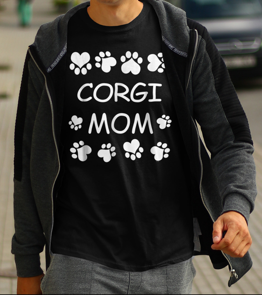 Corgi Mom Paw Prints Heart Design For Corgi Lovers Christmas Birthday T-Shirt