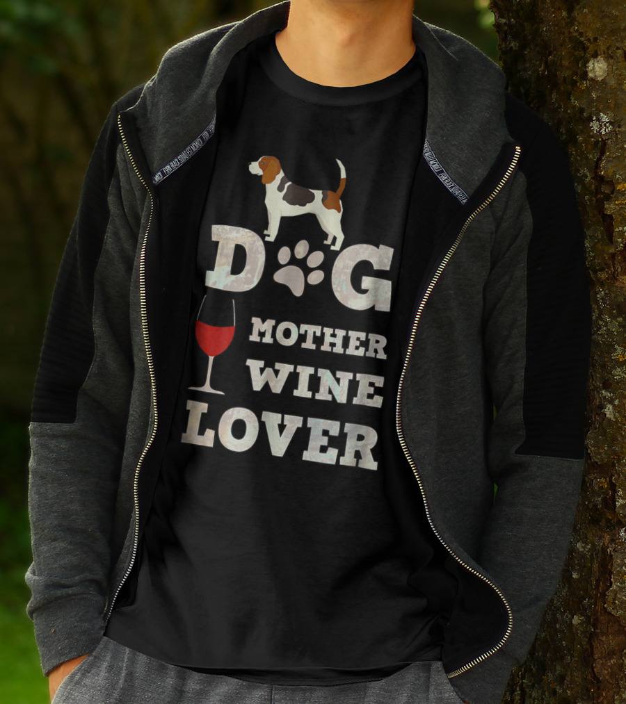 Dog Lover Mother Wine Enthusiast With Basset Hound And Paw Prints T-Shirt