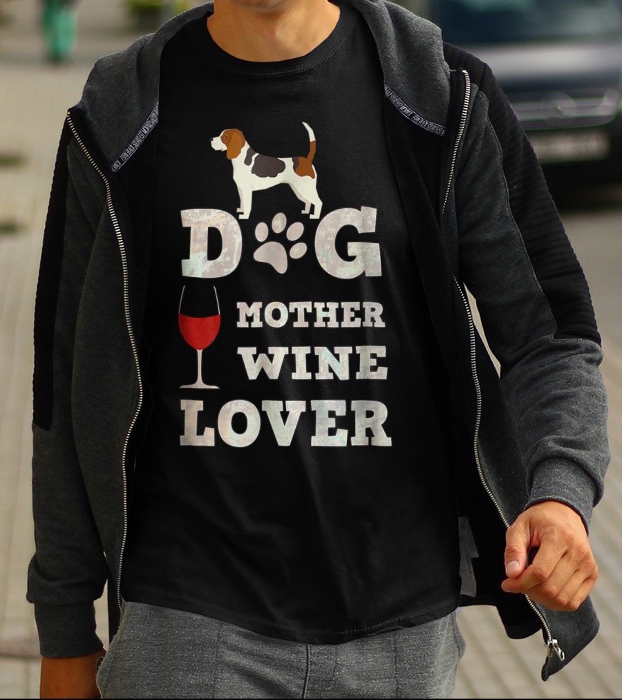 Dog Lover Mother Wine Enthusiast With Basset Hound And Paw Prints T-Shirt