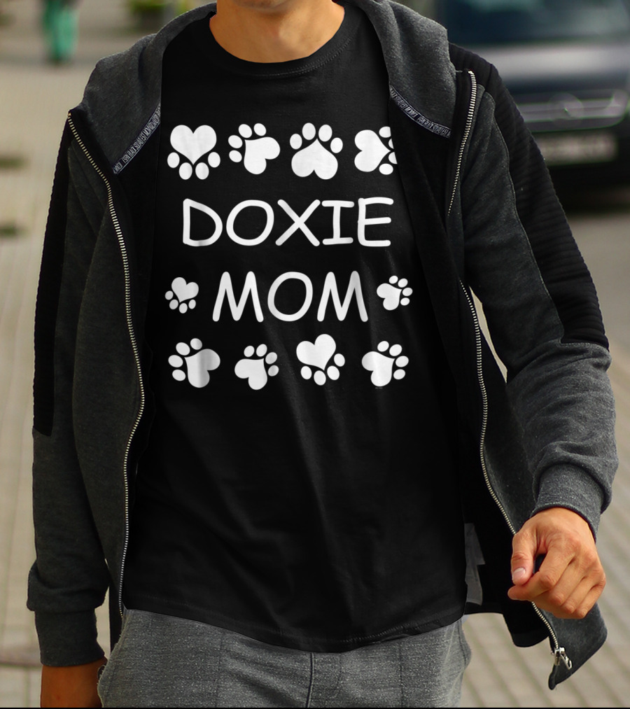 Doxie Mom Paws Hearts Christmas Birthday Lovers T-Shirt