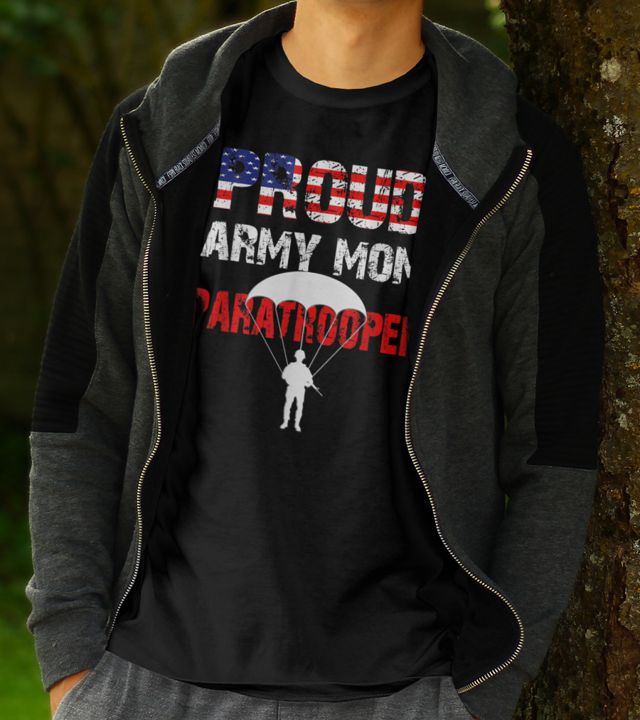 Proud Army Mom Paratrooper USA Soldier Airborne T-Shirt