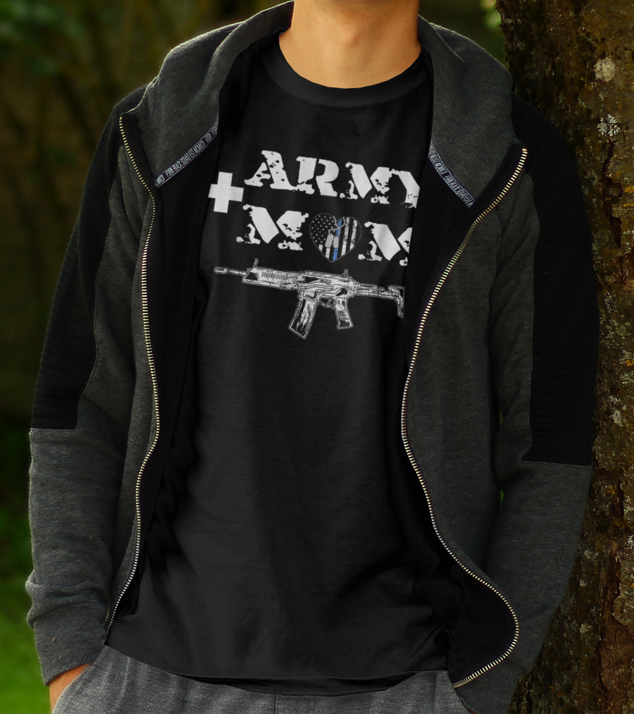 ARMY MOM Proud Dog Tag Heart Rifle T-Shirt