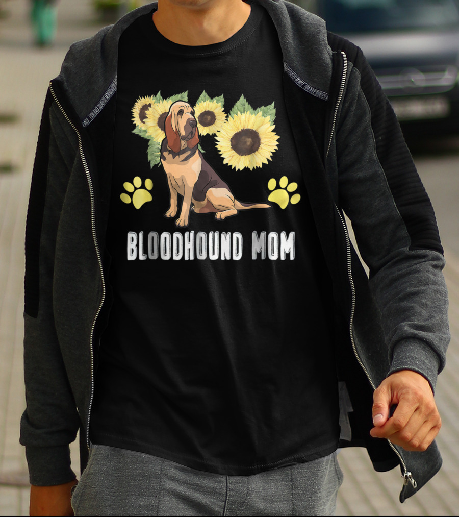 Bloodhound Mom Sunflower Paws T-Shirt