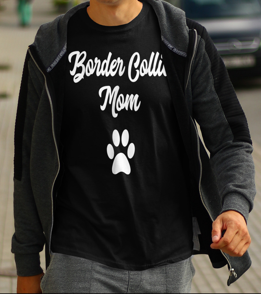 Border Collie Mom Paw Prints T-Shirt