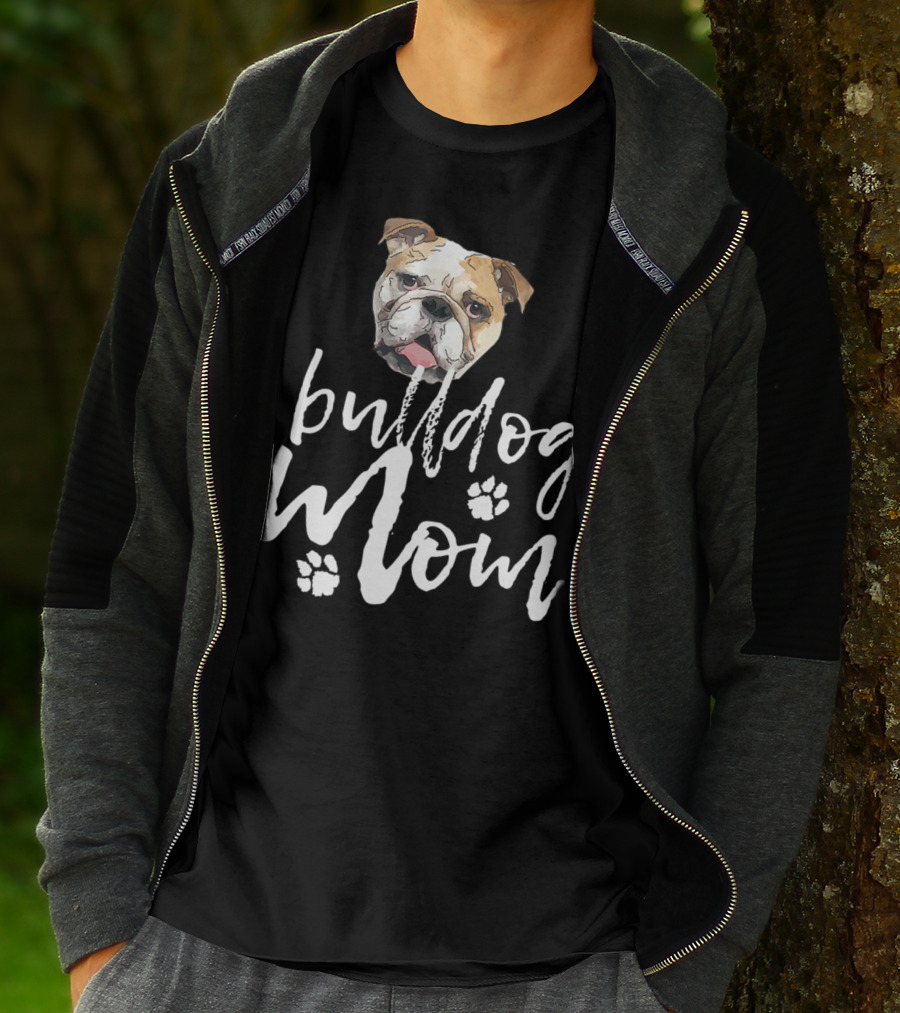 Bulldog Mom Adorable Dog Face With Paw Prints T-Shirt
