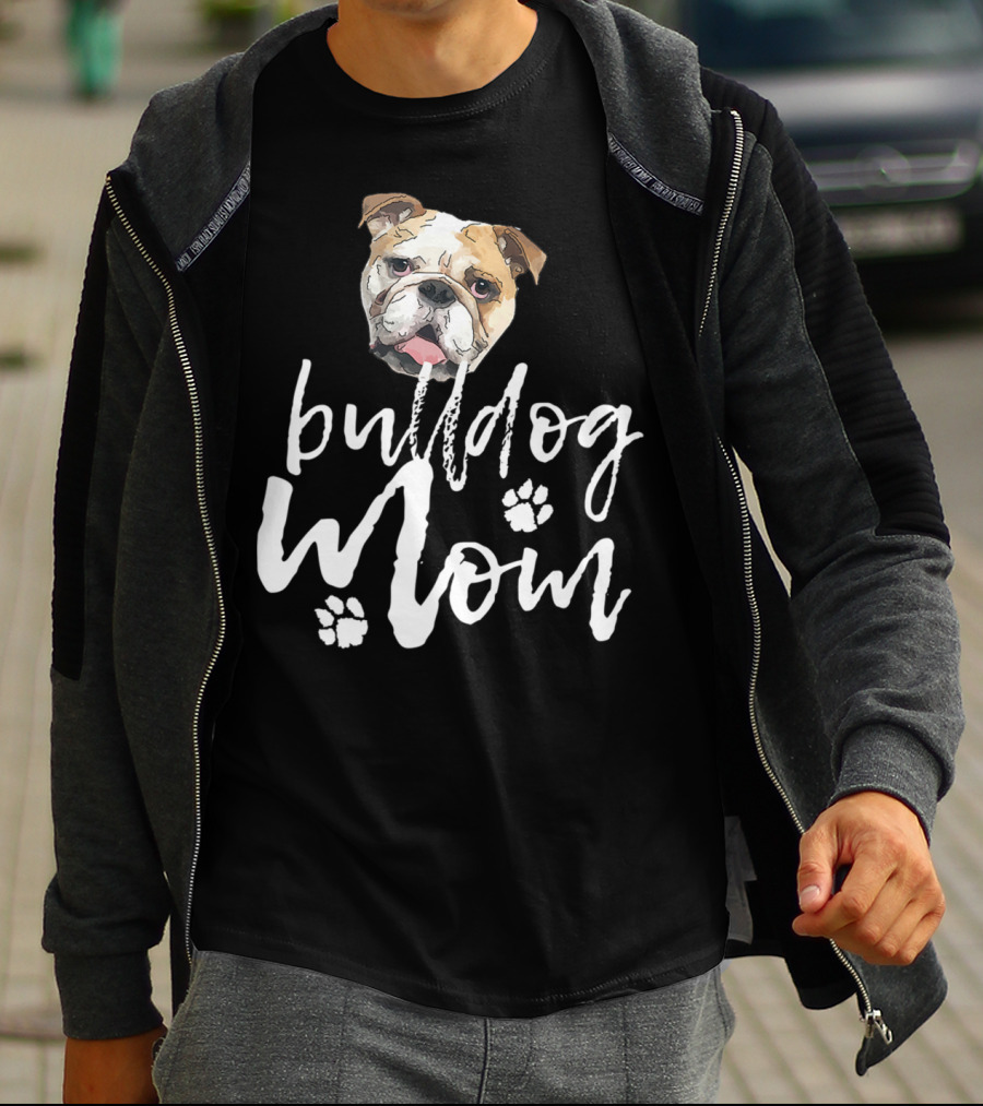Bulldog Mom Adorable Dog Face With Paw Prints T-Shirt