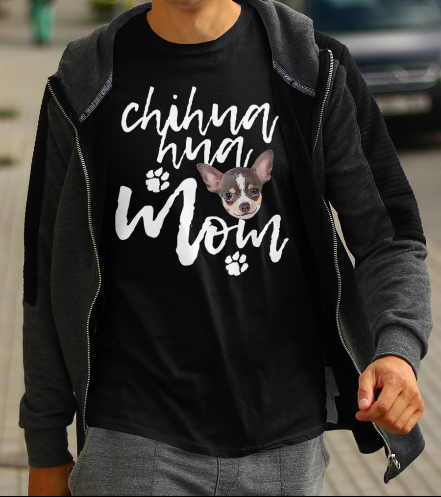 Chihuahua Mom Cute Dog Face Paw Prints T-Shirt