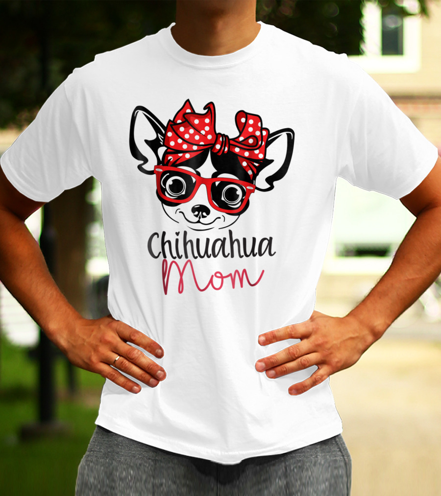 Chihuahua Mom Red Glasses And Polka Dot Bow T-Shirt