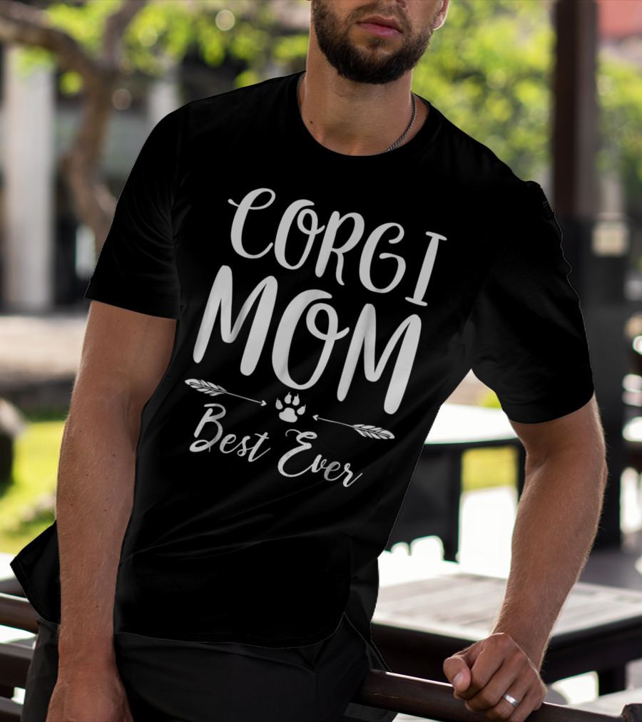 Corgi Mom Best Ever With Paw Print And Feathers T-Shirt