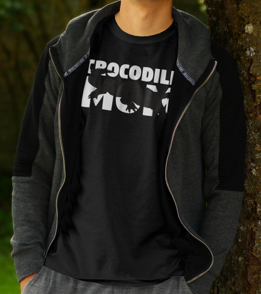 Crocodile Mom Crocodile Lover Animal For Mother T-Shirt