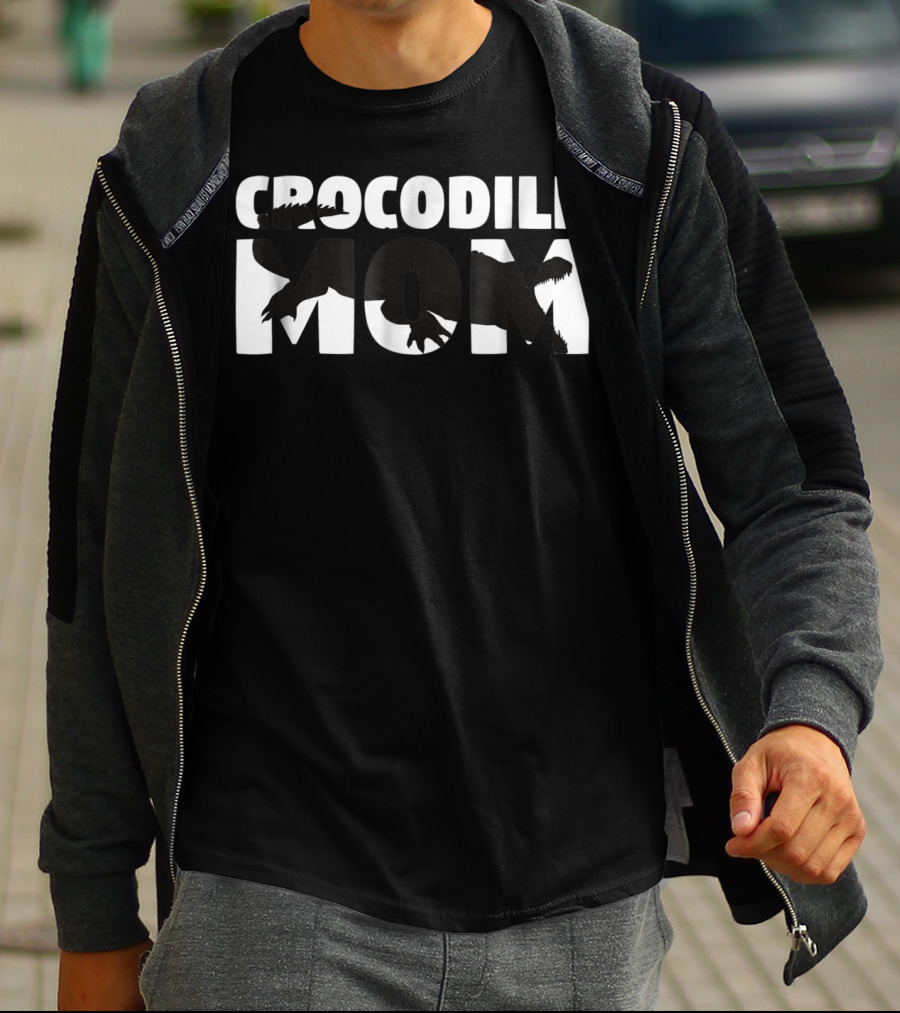 Crocodile Mom Crocodile Lover Animal For Mother T-Shirt