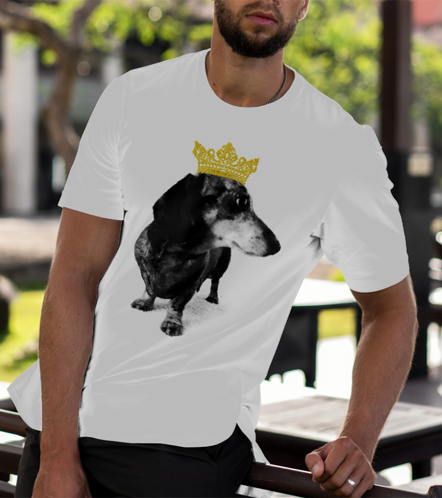 Cute Dachshund Princess With Golden Crown T-Shirt
