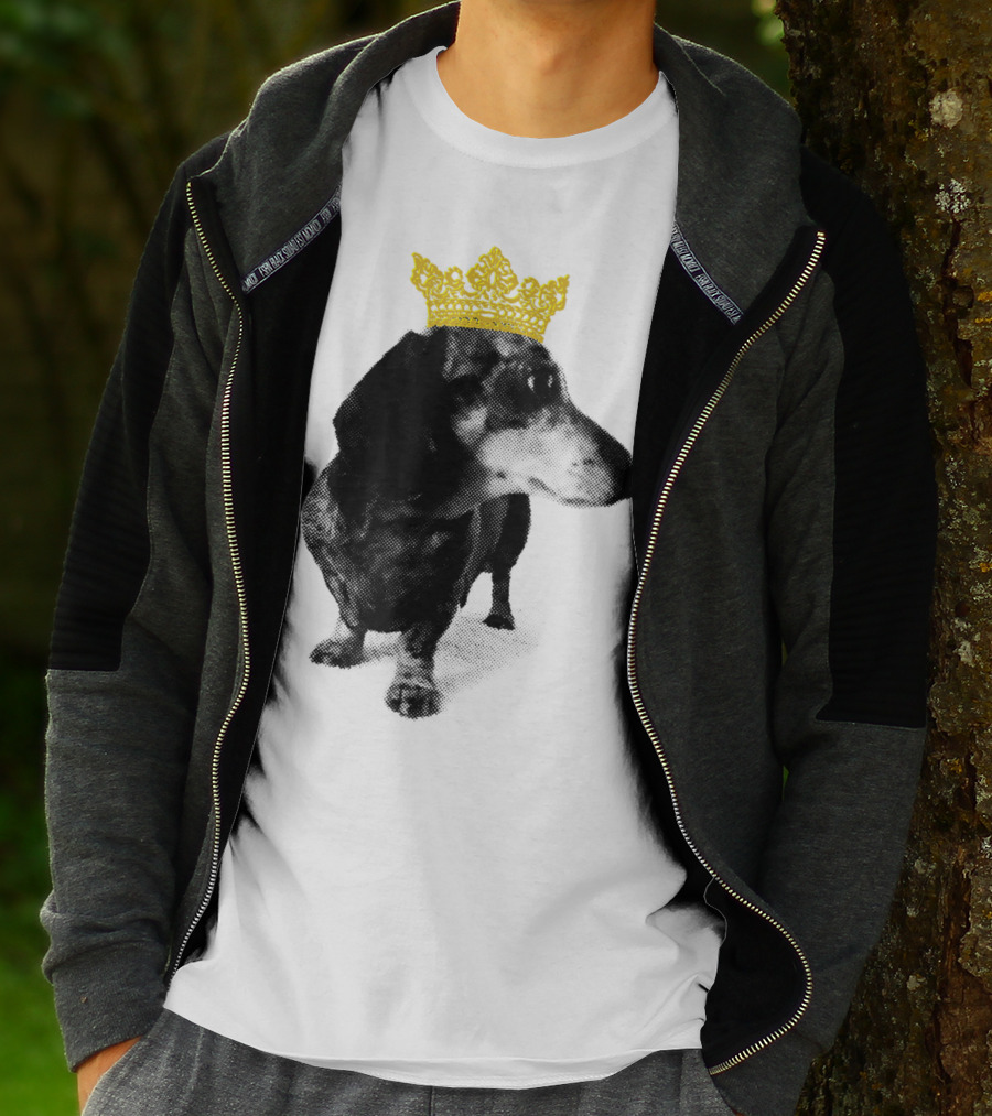 Cute Dachshund Princess With Golden Crown T-Shirt