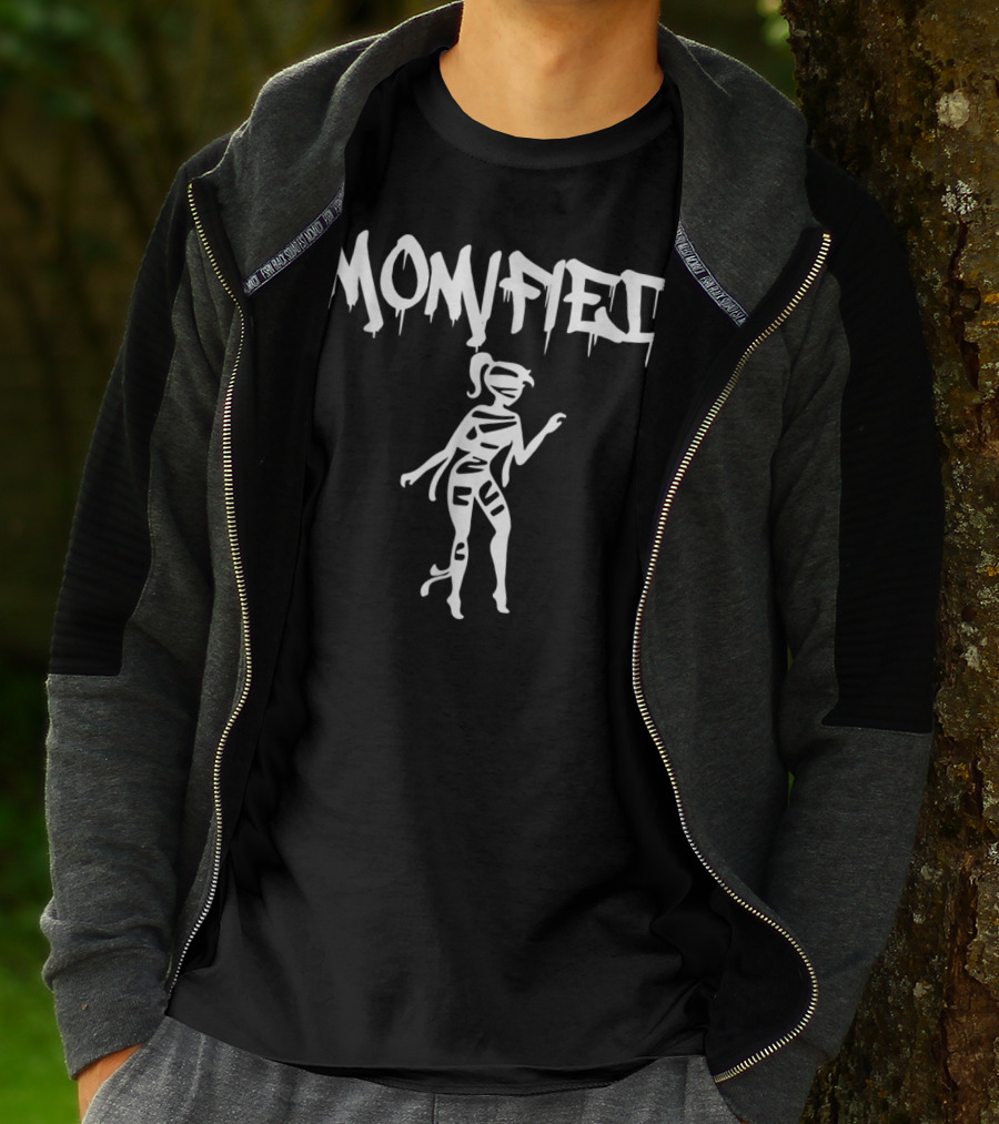 Momified Cute Funny Halloween Mom With Saying T-Shirt