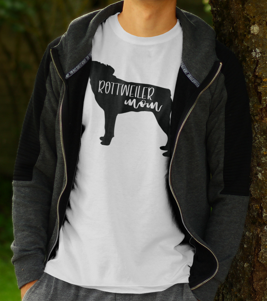 Rottweiler Mom T-Shirt