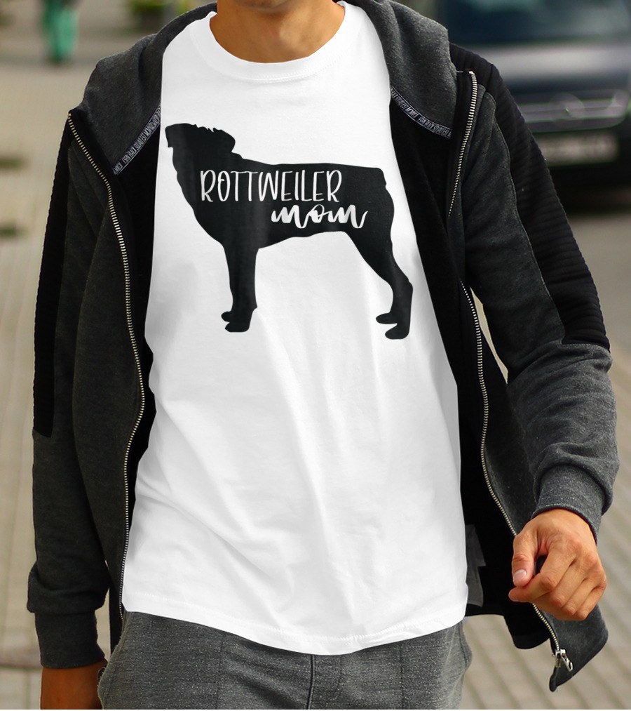 Rottweiler Mom T-Shirt