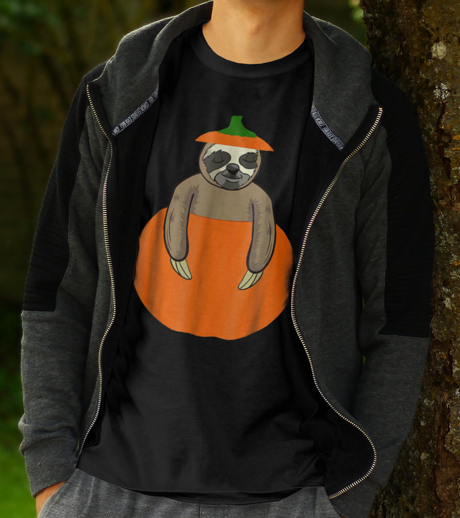 Cute Sloth Pumpkin Halloween Costume For Teacher Mom And Dad T-Shirt