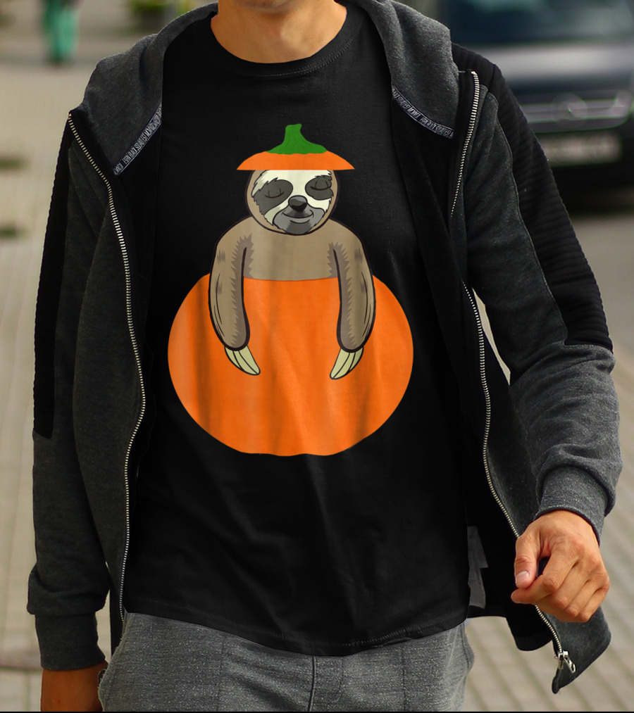 Cute Sloth Pumpkin Halloween Costume For Teacher Mom And Dad T-Shirt