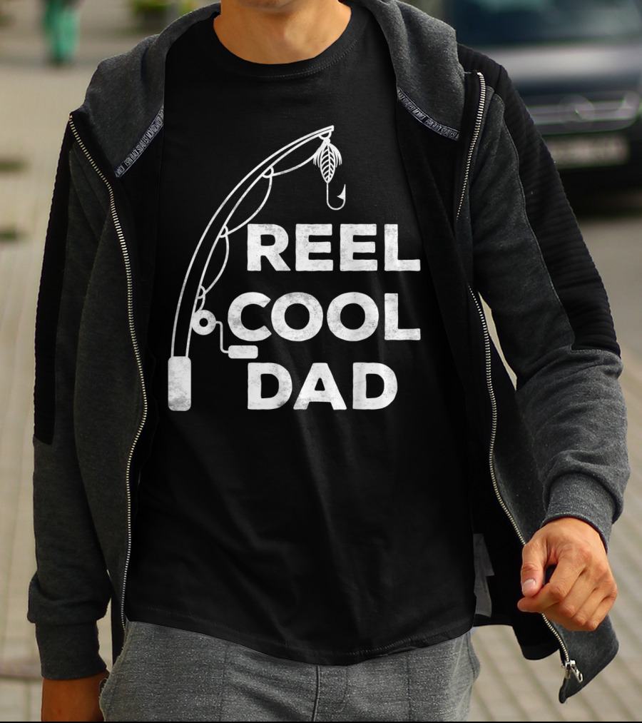 Reel Cool Dad Fishing Daddy Mens T-Shirt