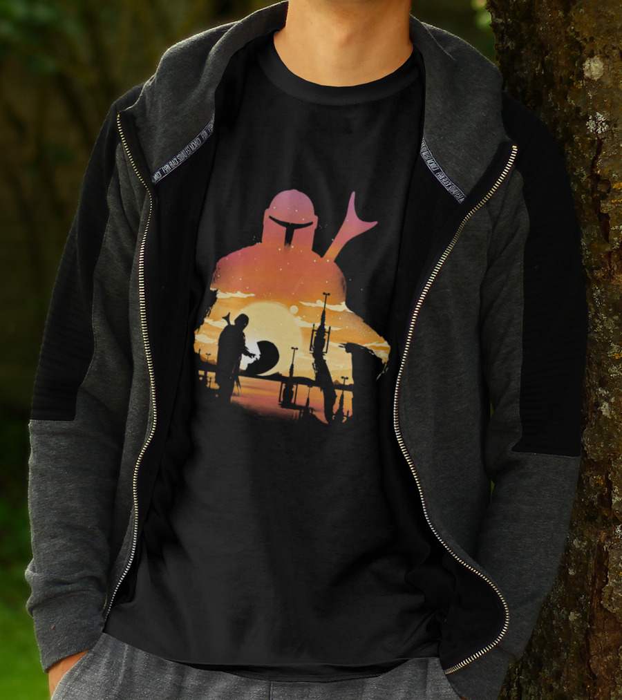 The Mandalorian Sunset Silhouette With Bounty Hunter And Child In Desert Scene T-Shirt