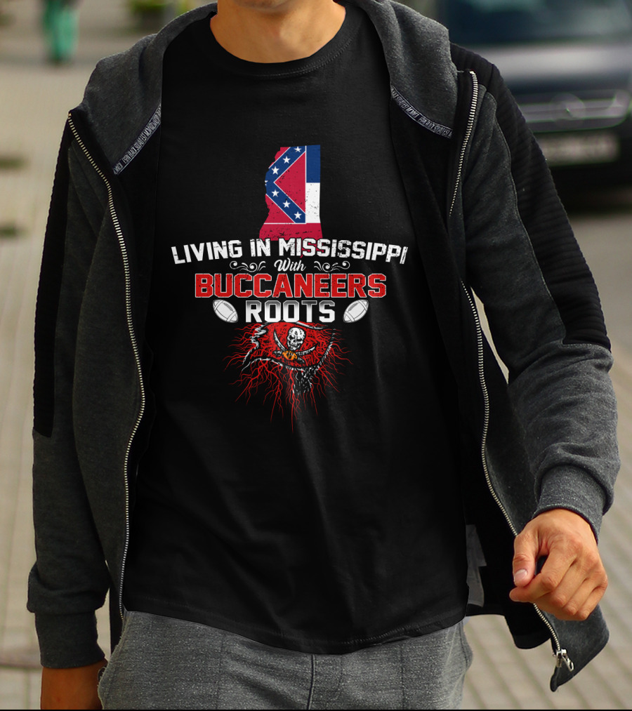 Living In Mississippi With Buccaneers Roots Football Skull Flag T-Shirt