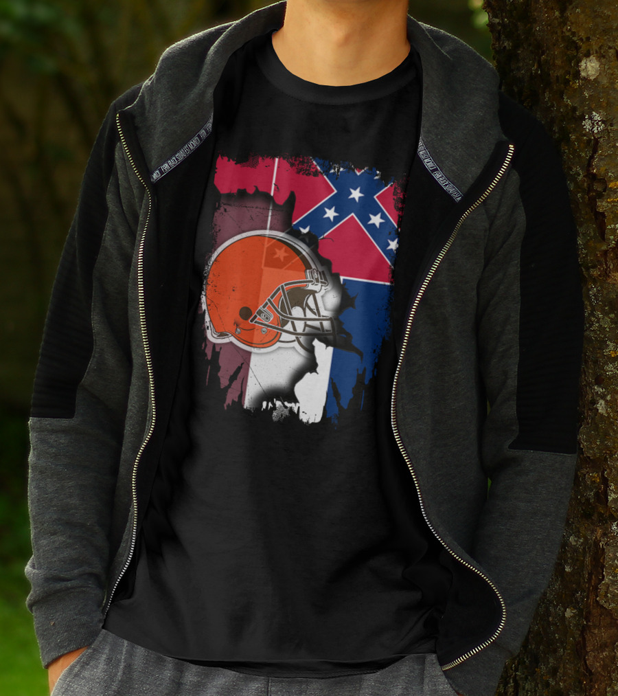 Cleveland Browns Helmet With Mississippi Flag Background T-Shirt