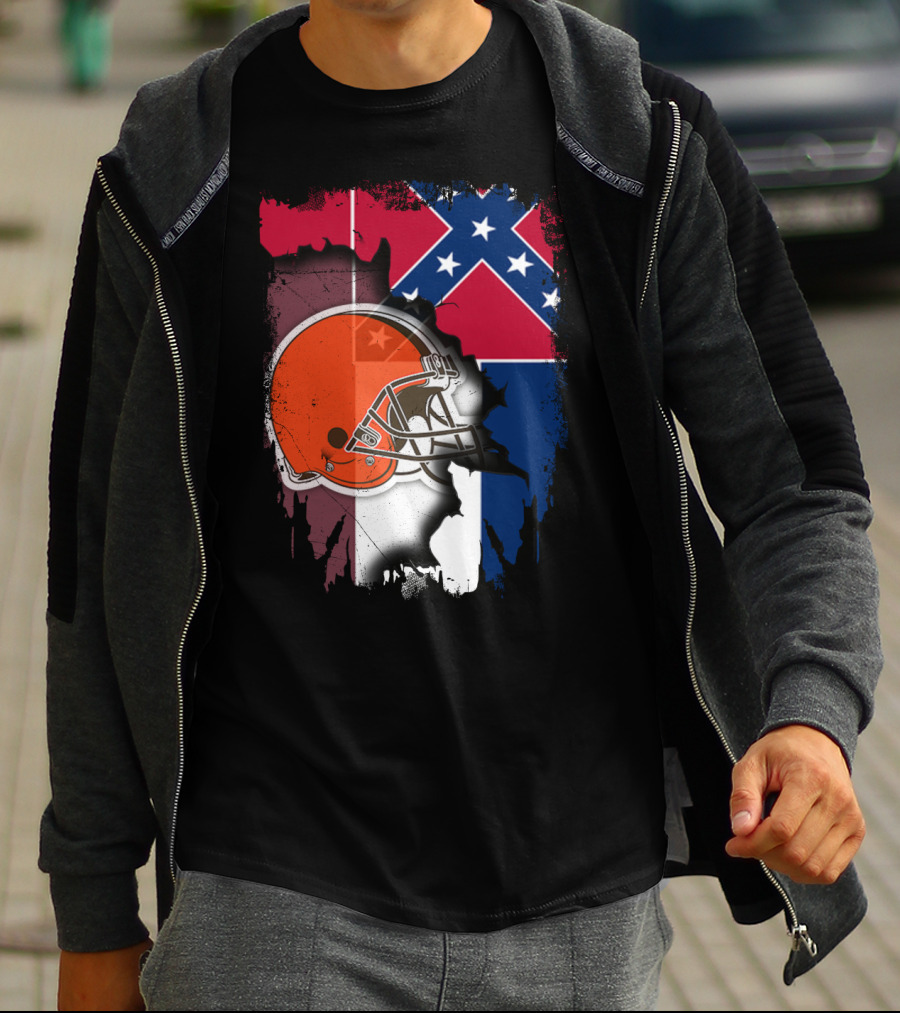 Cleveland Browns Helmet With Mississippi Flag Background T-Shirt
