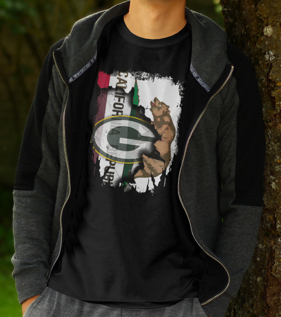 California Republic With Green Bay Packers Logo And Bear T-Shirt