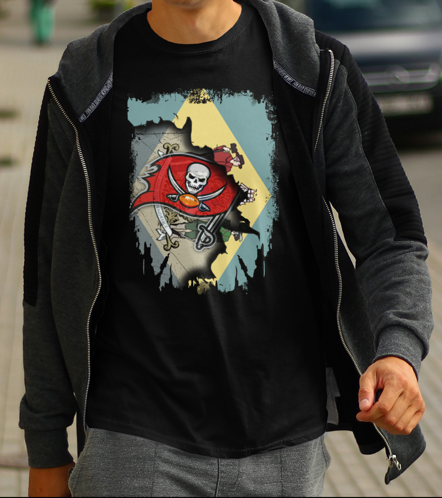 Delaware Together With Buccaneers Flag And Symbol Fusion T-Shirt