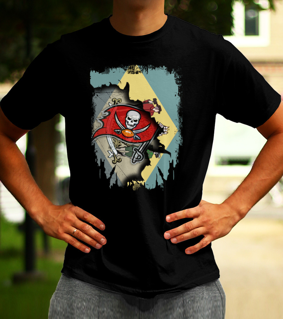 Delaware Together With Buccaneers Flag And Symbol Fusion T-Shirt