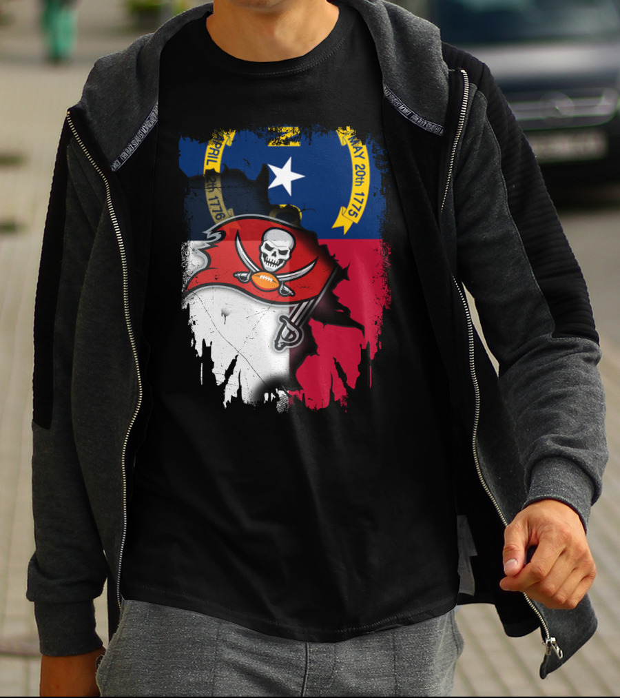 Together North Carolina With Buccaneers Flag And North Carolina Coat Of Arms April 1776 T-Shirt