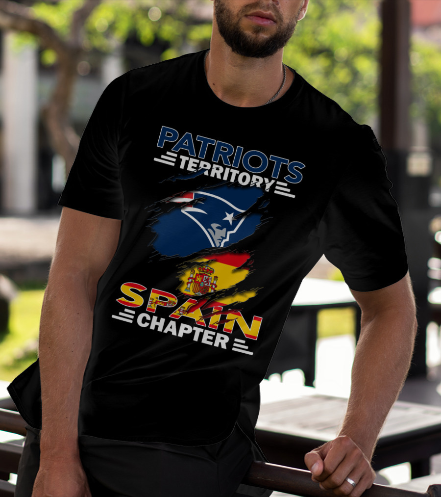 PATRIOTS TERRITORY SPAIN CHAPTER WITH TEAM LOGO AND FLAG T-Shirt