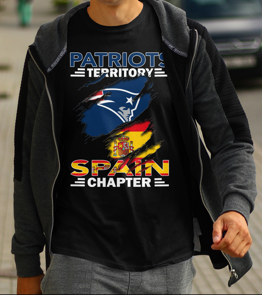 PATRIOTS TERRITORY SPAIN CHAPTER WITH TEAM LOGO AND FLAG T-Shirt
