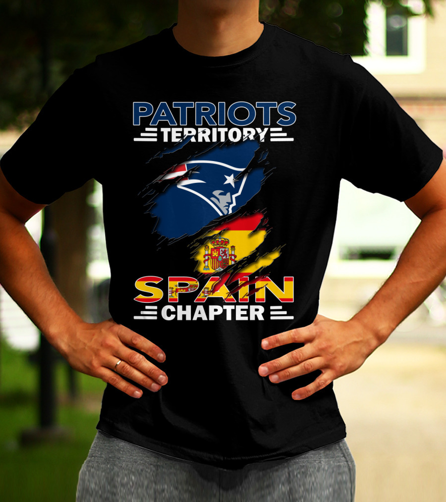 PATRIOTS TERRITORY SPAIN CHAPTER WITH TEAM LOGO AND FLAG T-Shirt
