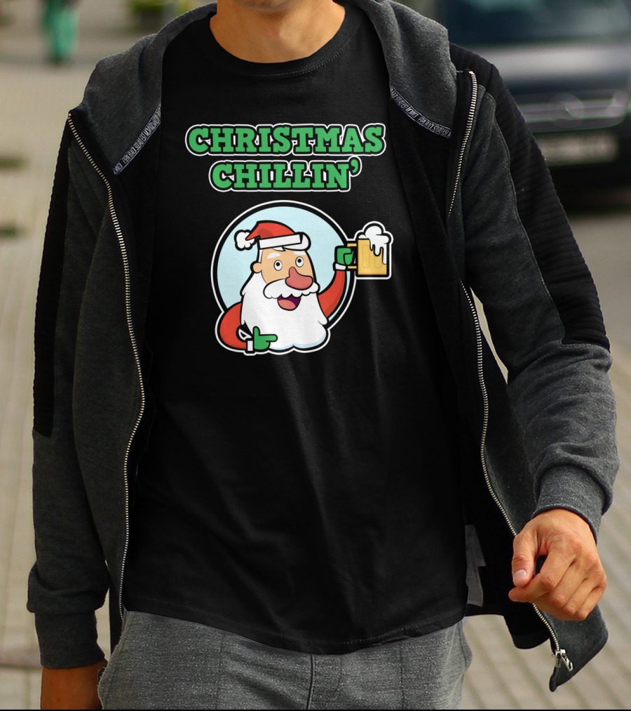 Christmas Chillin' Santa Holding Beer T-Shirt