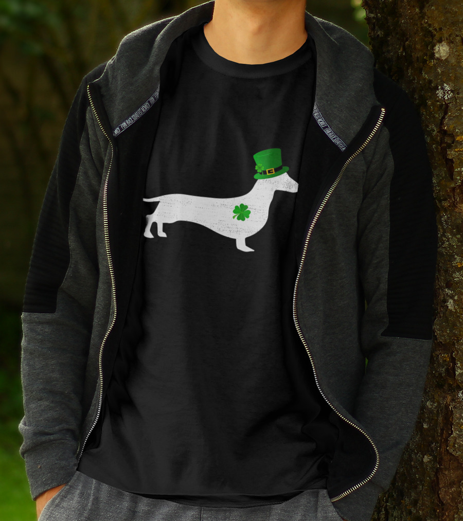St Patrick's Day Dachshund Puppy With Green Shamrock And Hat T-Shirt