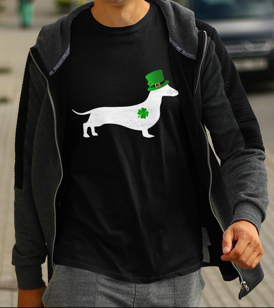 St Patrick's Day Dachshund Puppy With Green Shamrock And Hat T-Shirt