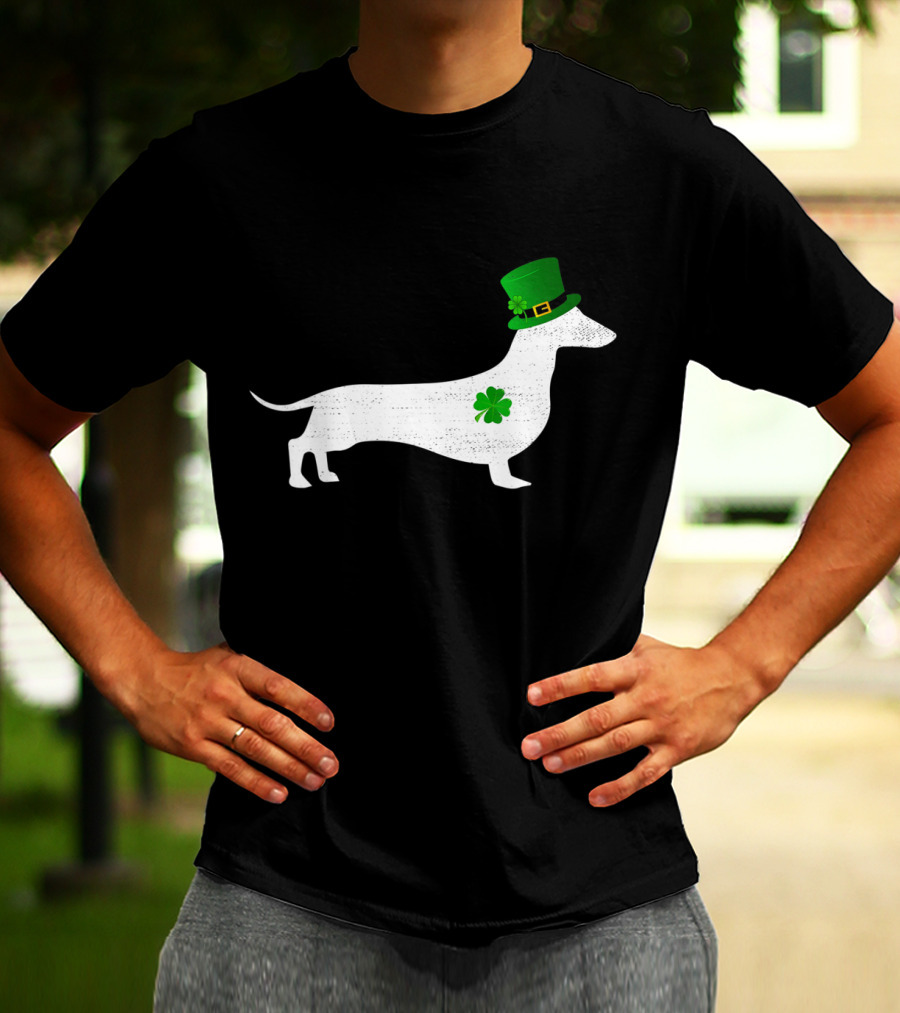 St Patrick's Day Dachshund Puppy With Green Shamrock And Hat T-Shirt