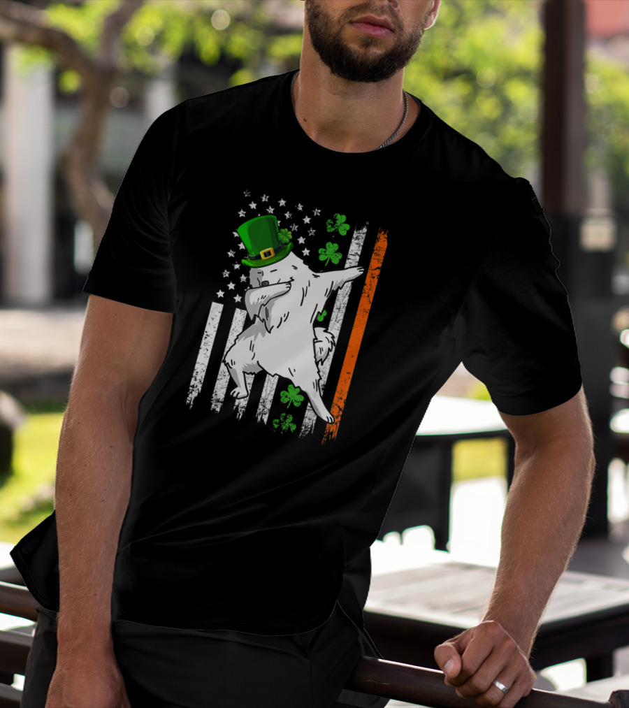Dabbing Samoyed Leprechaun Patrick Irish Flag Shamrocks T-Shirt
