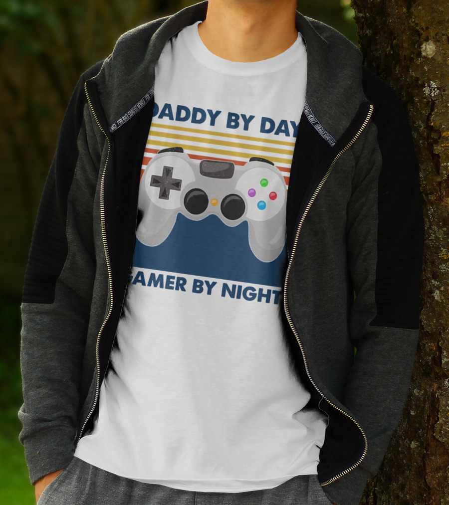 Daddy By Day Gamer By Night Retro Game Controller T-Shirt