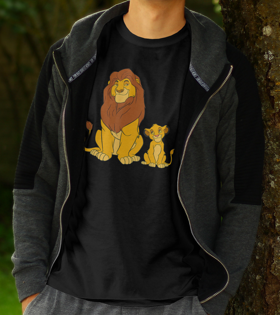 Disney The Lion King Mufasa And Young Simba Sitting Together T-Shirt